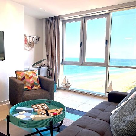 Beach Apartment- Breathtaking Views With Bomb Shelter Herzliya Bagian luar foto