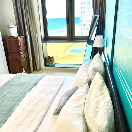 Beach Apartment- Breathtaking Views With Bomb Shelter Herzliya Bagian luar foto