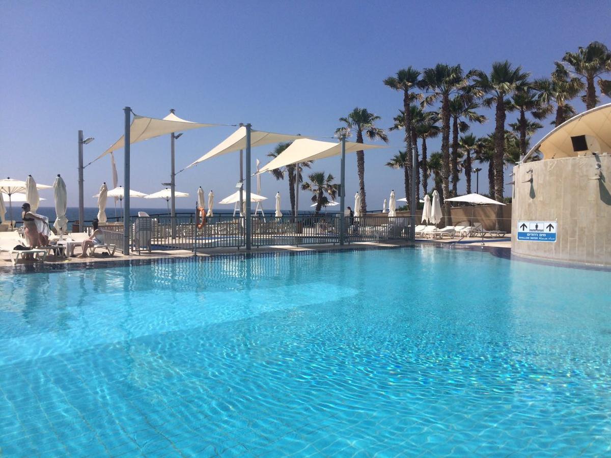 Beach Apartment- Breathtaking Views With Bomb Shelter Herzliya Bagian luar foto