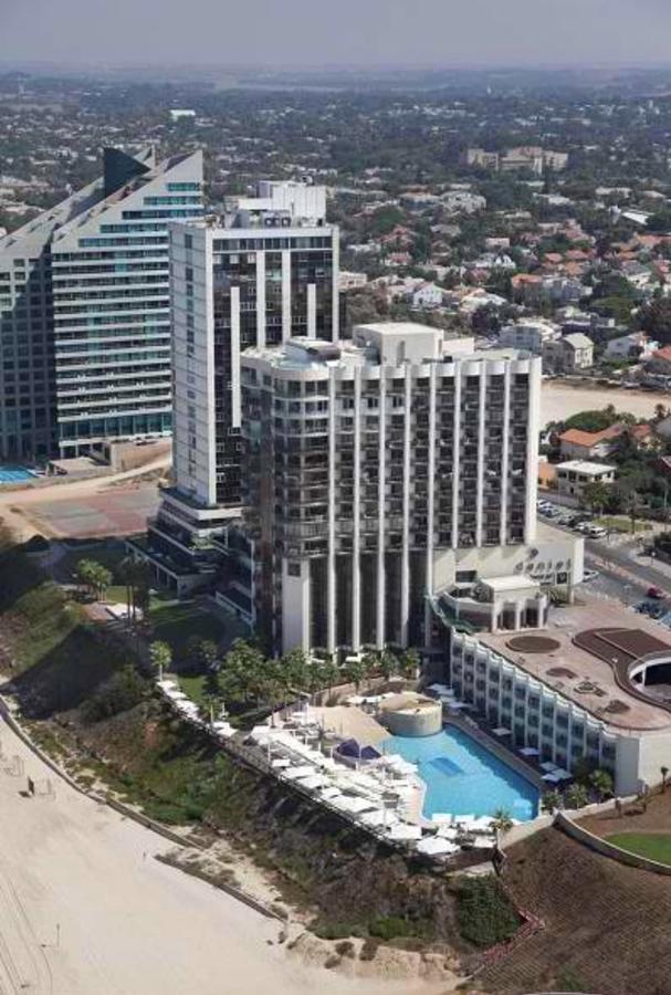 Beach Apartment- Breathtaking Views With Bomb Shelter Herzliya Bagian luar foto